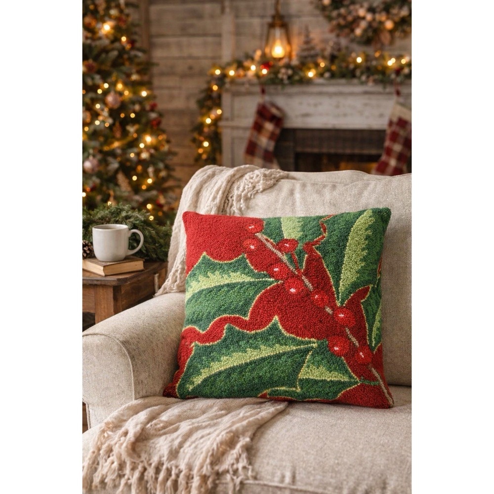 Christmas‎ Holly Hooked Throw Pillow 16x16 Red Green Holiday VTG Cottagecore